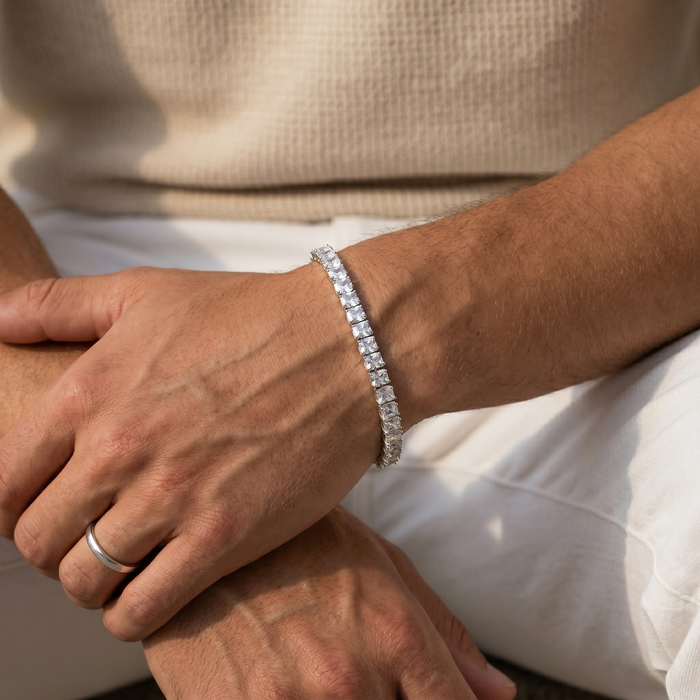 Pulsera tennis plata 925 con circones en muñeca de hombre | Silver Ice