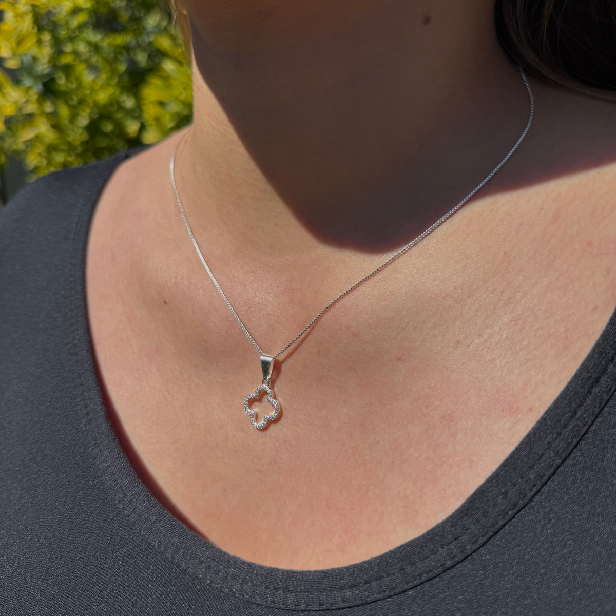 Collar Van Cleef Silueta Plata 925