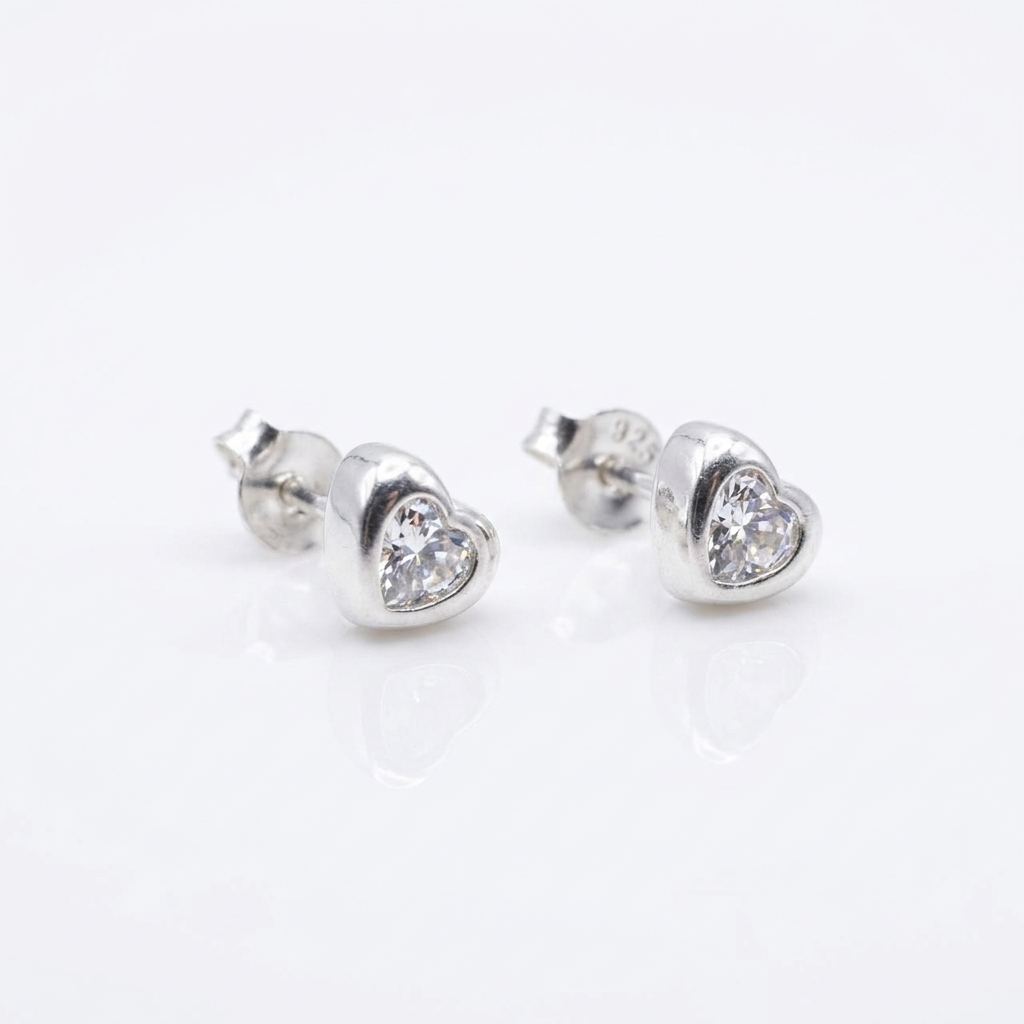 Aros Corazón Solitario - Plata 925: aros de corazón con circón en corte corazón