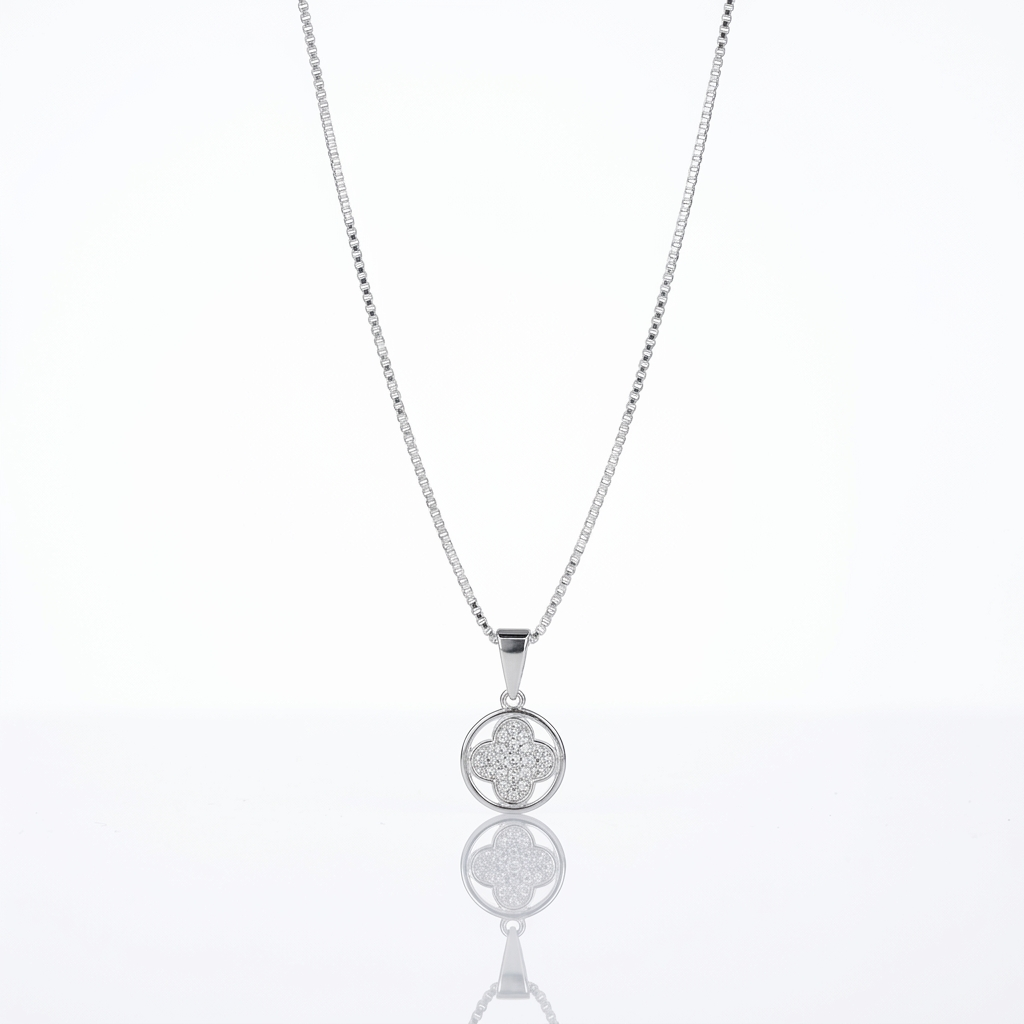 Collar Van Cleef Halo Plata 925: trébol de micro circones dentro de un círculo, otro ángulo