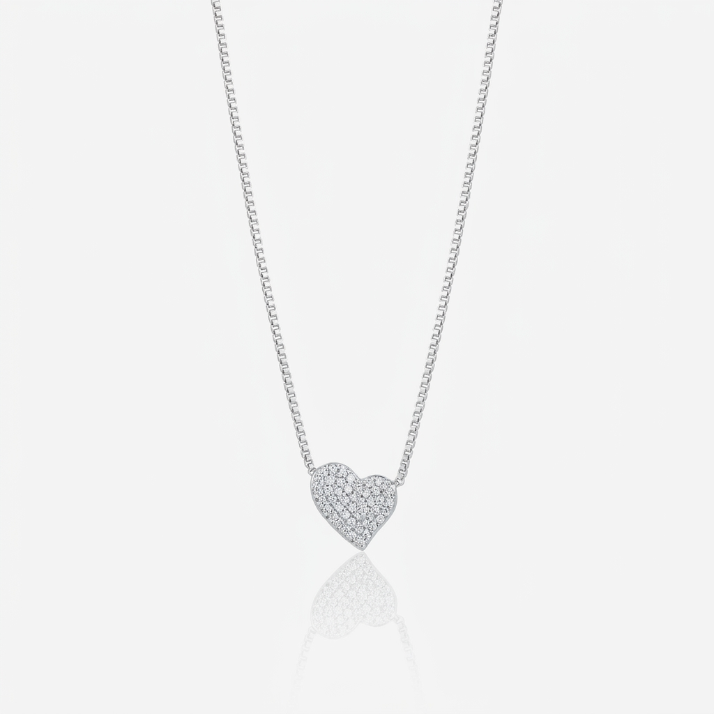 Collar Corazón Pavé Plata 925: corazón cubierto de micro circones, otro ángulo