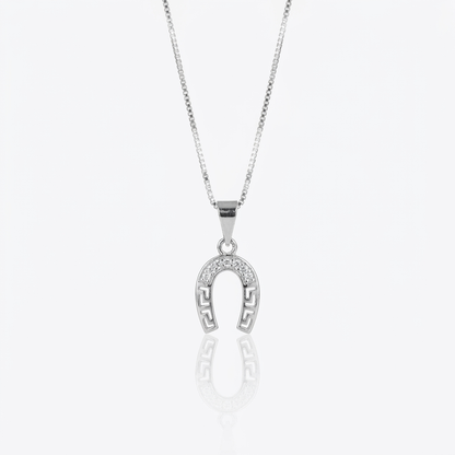 Collar Herradura Griega Plata 925: herradura con diseño griego y micro circones, otro ángulo