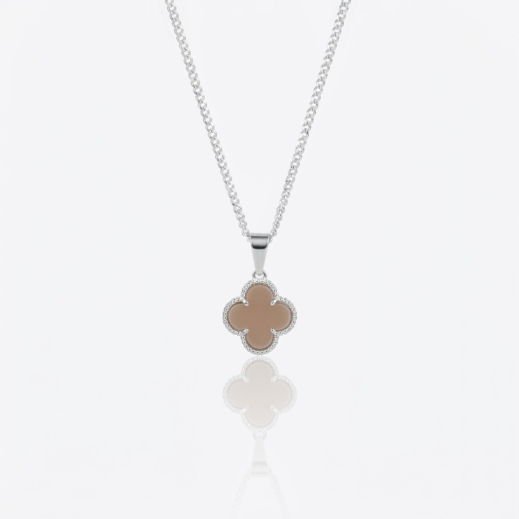 Collar Van Cleef Mocca Plata 925: trébol color moca con borde de circones