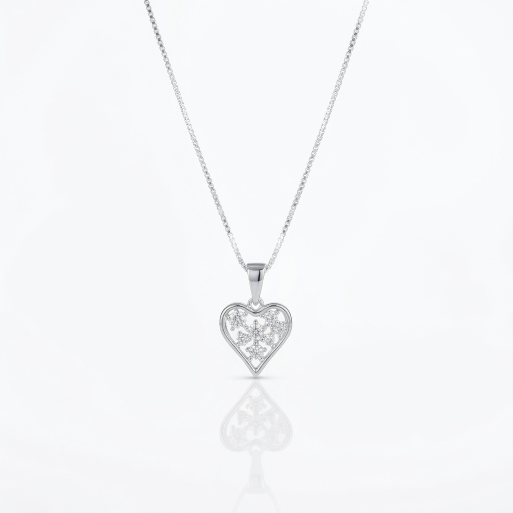 Collar Corazón Floral Plata 925: corazón calado con flores de circones, otro ángulo