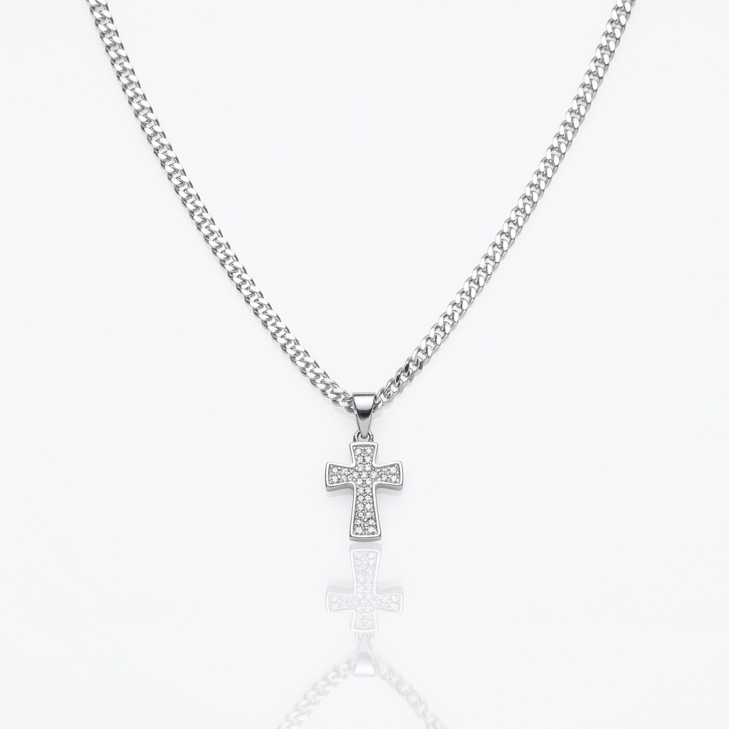 Collar Cruz de Luz Plata 925: cruz cubierta de micro circones, otro ángulo